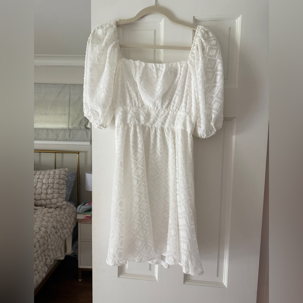 Apricot Lane White Puff Sleeve Blouse